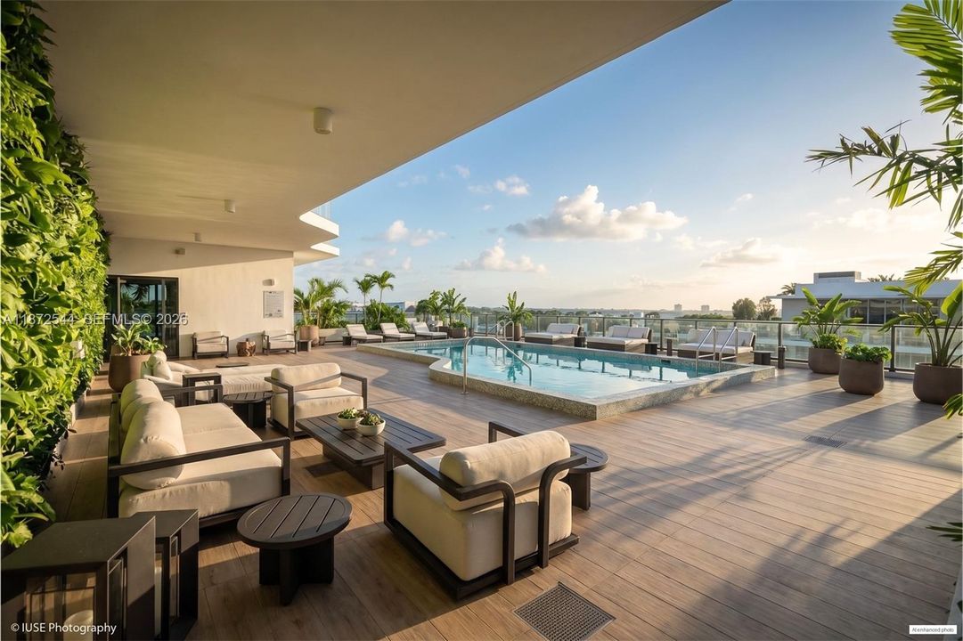 En Venta: $1,739,900 (3 camas, 3 baños, 1662 Pies cuadrados)