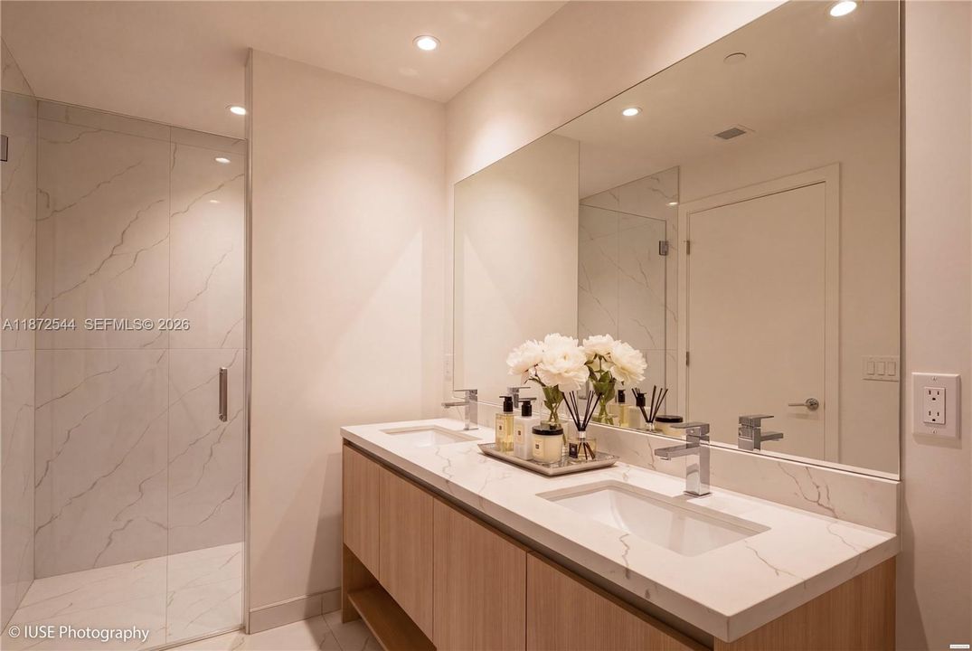 En Venta: $1,739,900 (3 camas, 3 baños, 1662 Pies cuadrados)