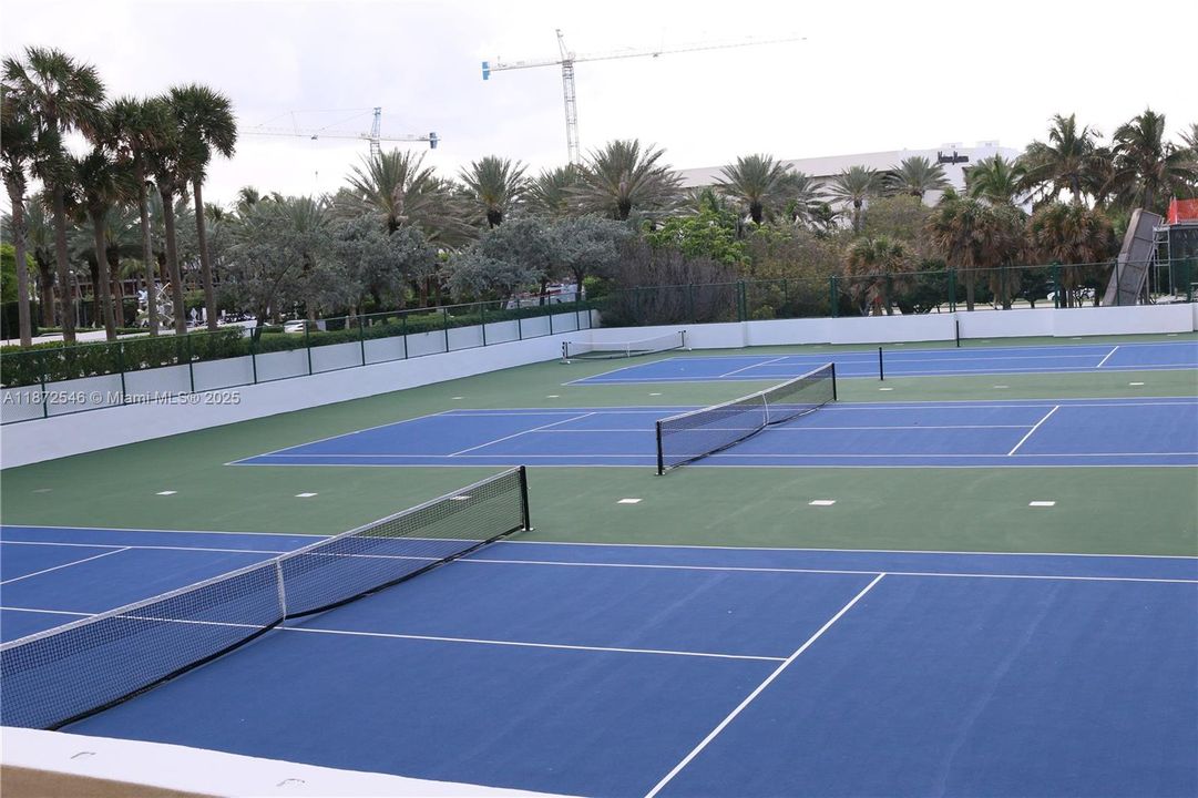 New 3 tennis courts