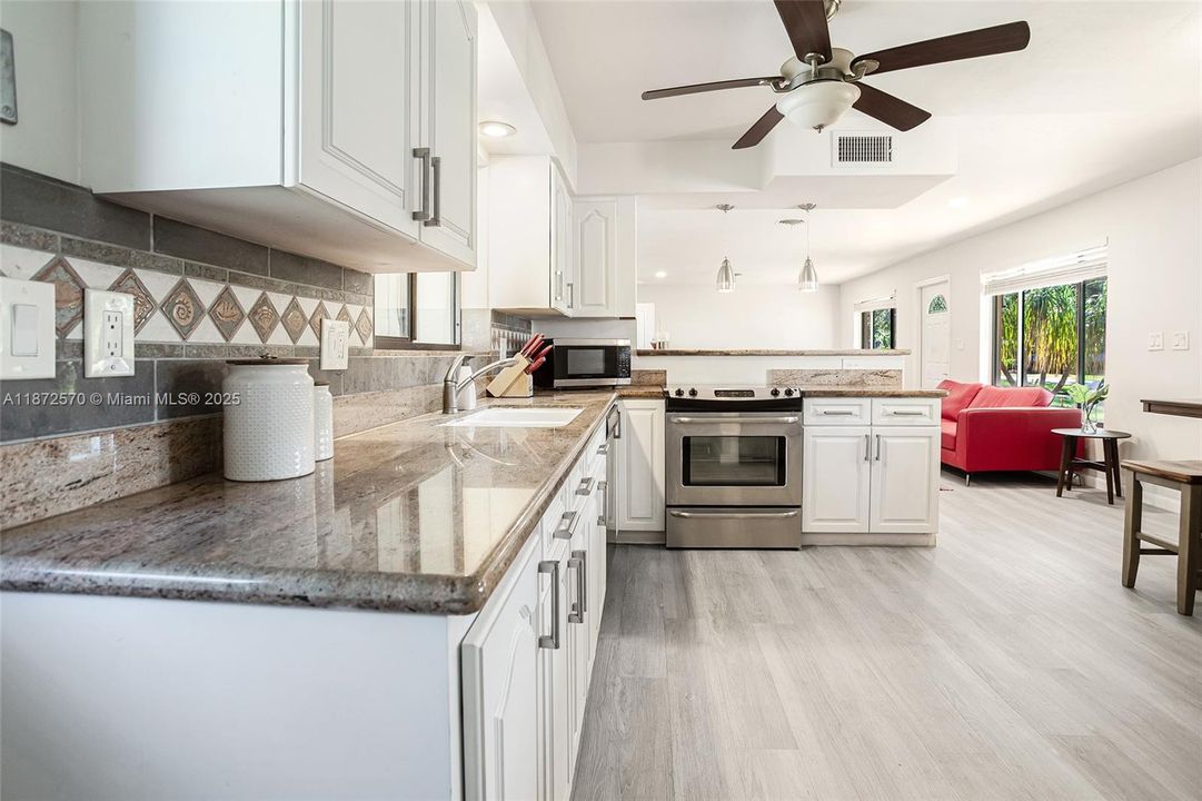 Active With Contract: $600,000 (3 beds, 2 baths, 1748 Square Feet)