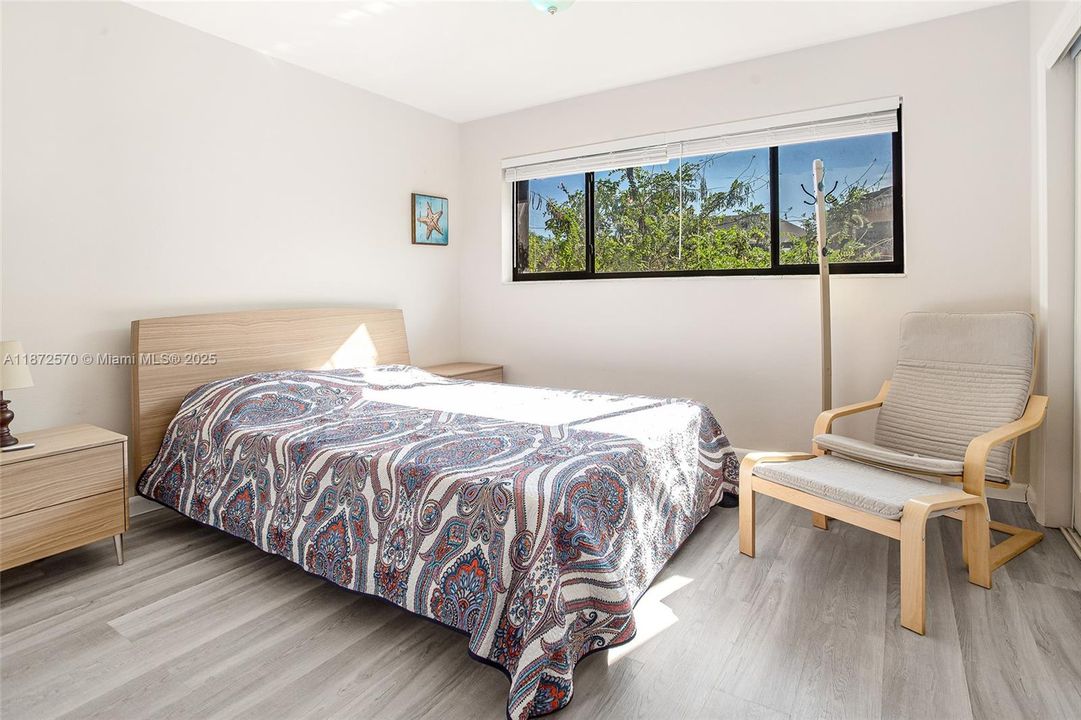 Active With Contract: $600,000 (3 beds, 2 baths, 1748 Square Feet)