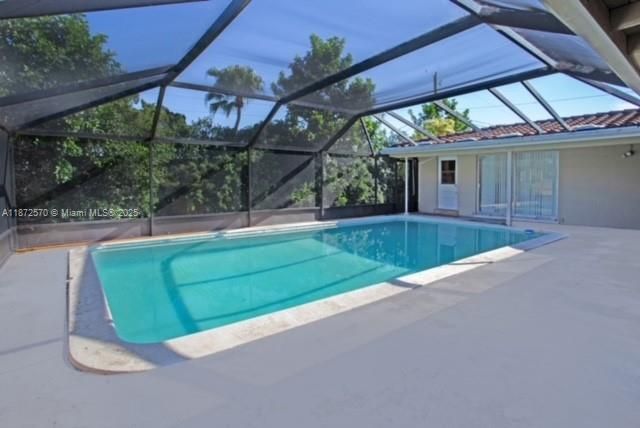 Active With Contract: $600,000 (3 beds, 2 baths, 1748 Square Feet)