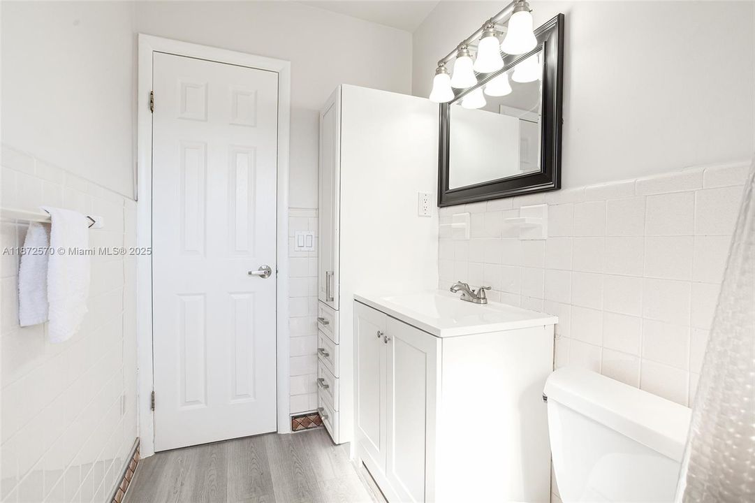 Active With Contract: $600,000 (3 beds, 2 baths, 1748 Square Feet)