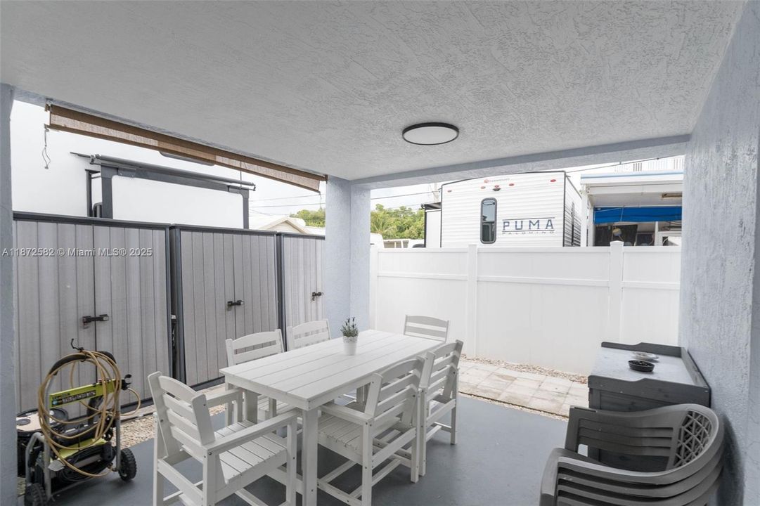 For Rent: $5,000 (2 beds, 2 baths, 726 Square Feet)