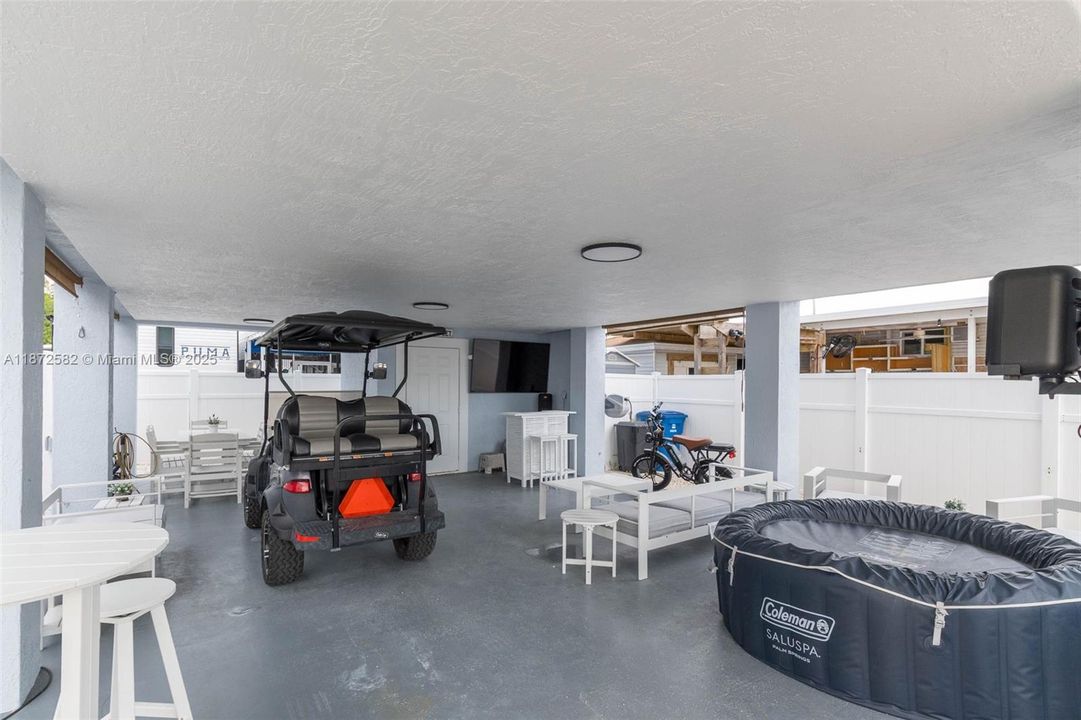 For Rent: $5,000 (2 beds, 2 baths, 726 Square Feet)