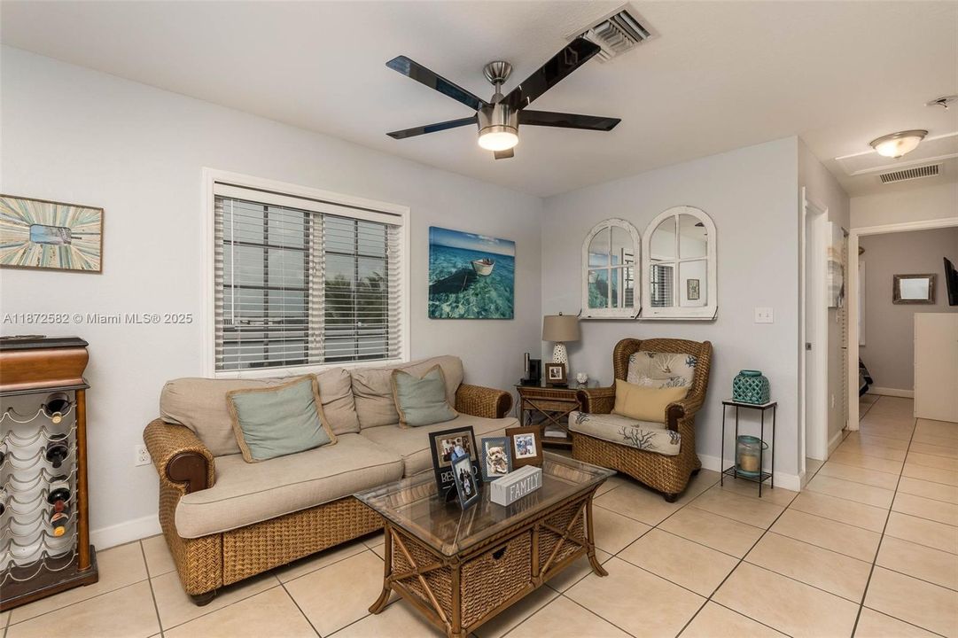 For Rent: $5,000 (2 beds, 2 baths, 726 Square Feet)