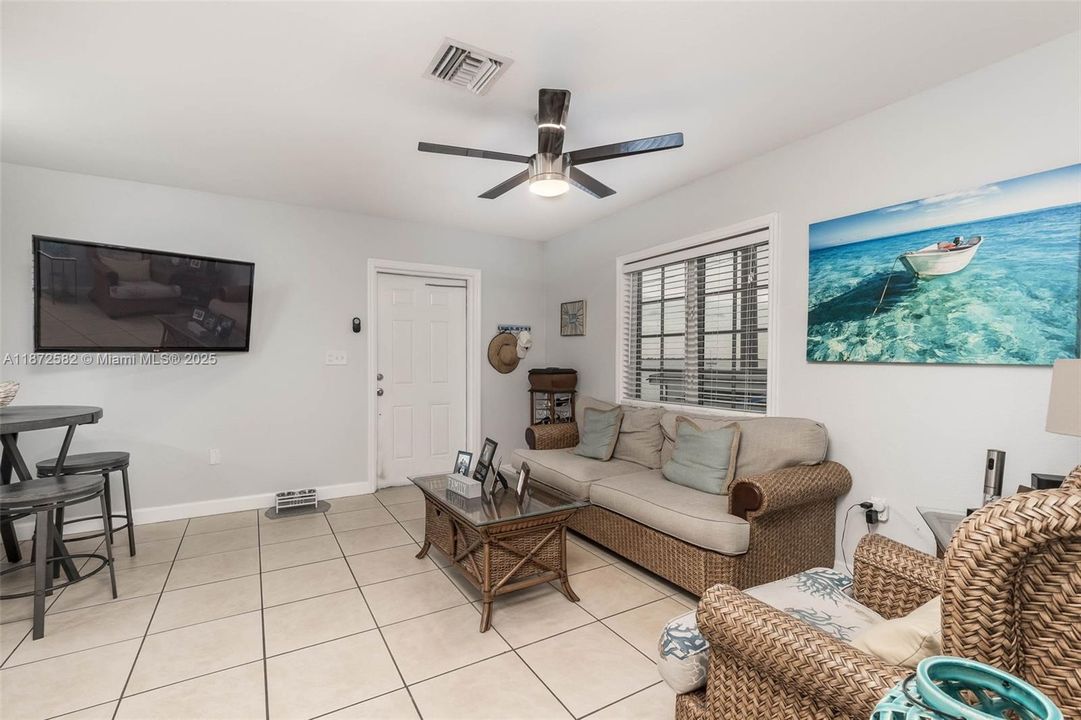 For Rent: $5,000 (2 beds, 2 baths, 726 Square Feet)