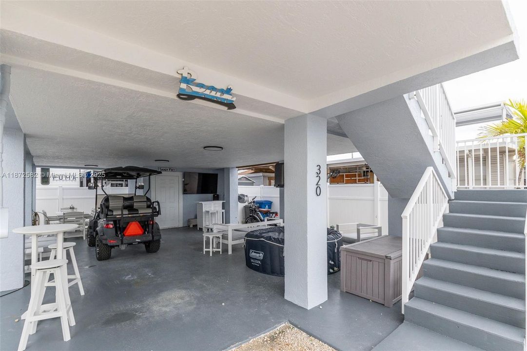 For Rent: $5,000 (2 beds, 2 baths, 726 Square Feet)