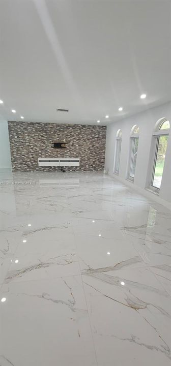 Recently Rented: $5,200 (3 beds, 2 baths, 2505 Square Feet)