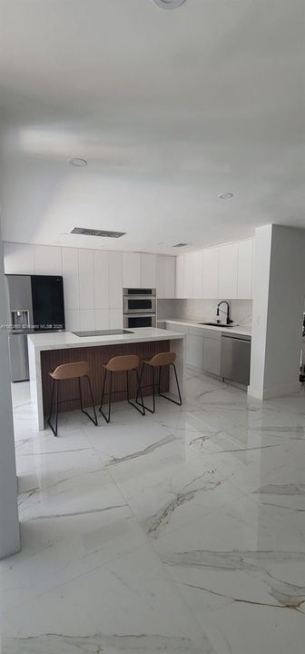 Recently Rented: $5,200 (3 beds, 2 baths, 2505 Square Feet)