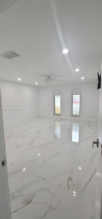 Recently Rented: $5,200 (3 beds, 2 baths, 2505 Square Feet)