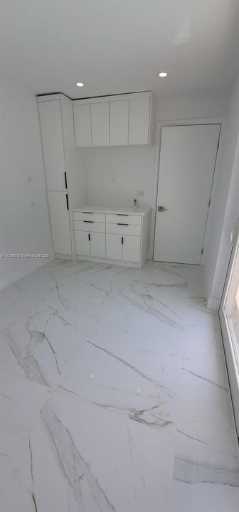 Recently Rented: $5,200 (3 beds, 2 baths, 2505 Square Feet)