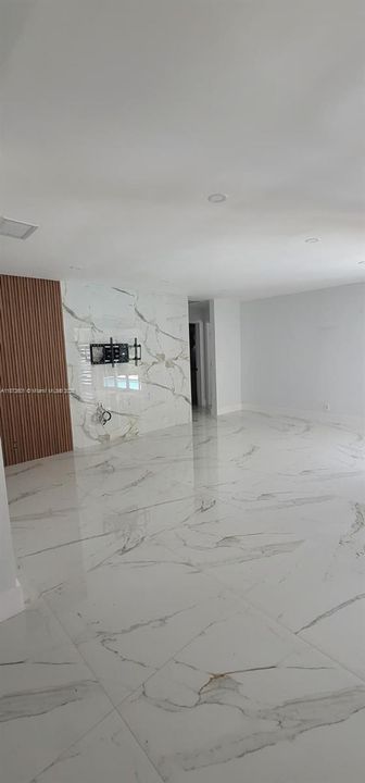 Recently Rented: $5,200 (3 beds, 2 baths, 2505 Square Feet)