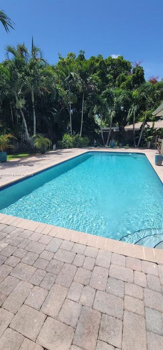 Recently Rented: $5,200 (3 beds, 2 baths, 2505 Square Feet)