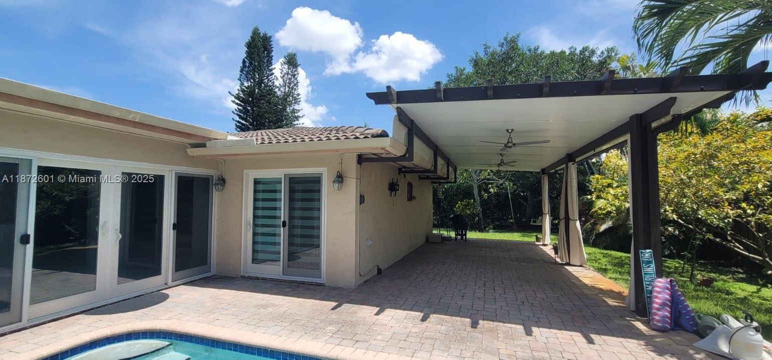 Recently Rented: $5,200 (3 beds, 2 baths, 2505 Square Feet)