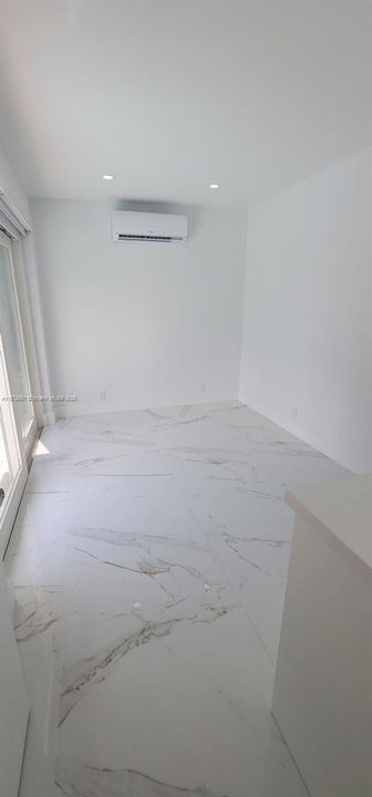 Recently Rented: $5,200 (3 beds, 2 baths, 2505 Square Feet)