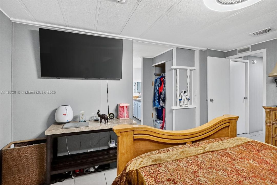 На продажу: $349,900 (2 спален, 3 ванн, 1416 Квадратных фут)