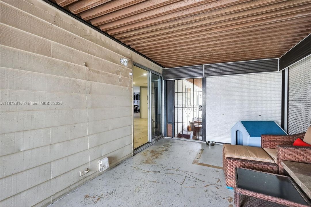 На продажу: $349,900 (2 спален, 3 ванн, 1416 Квадратных фут)