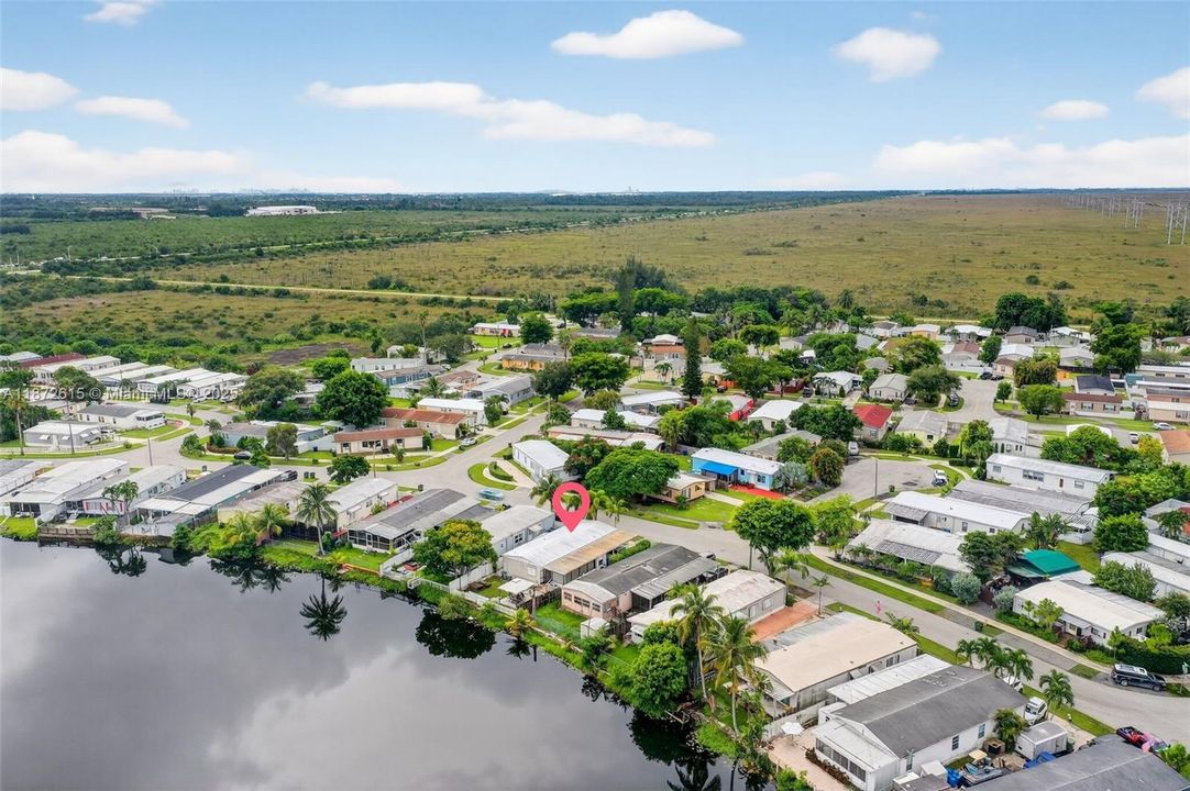 На продажу: $349,900 (2 спален, 3 ванн, 1416 Квадратных фут)