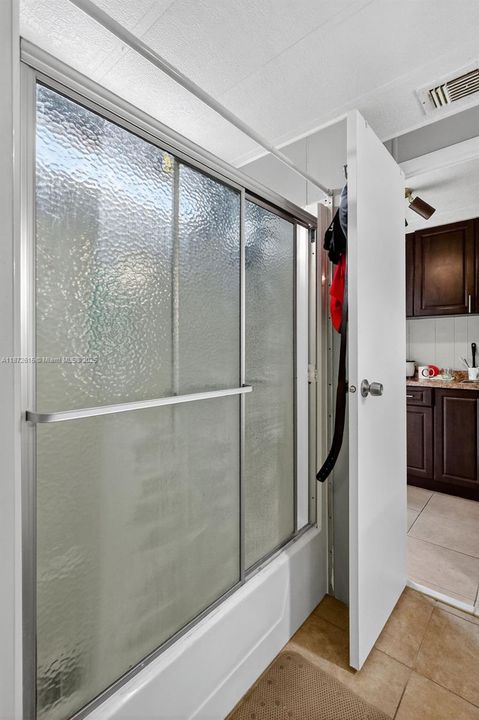 На продажу: $349,900 (2 спален, 3 ванн, 1416 Квадратных фут)