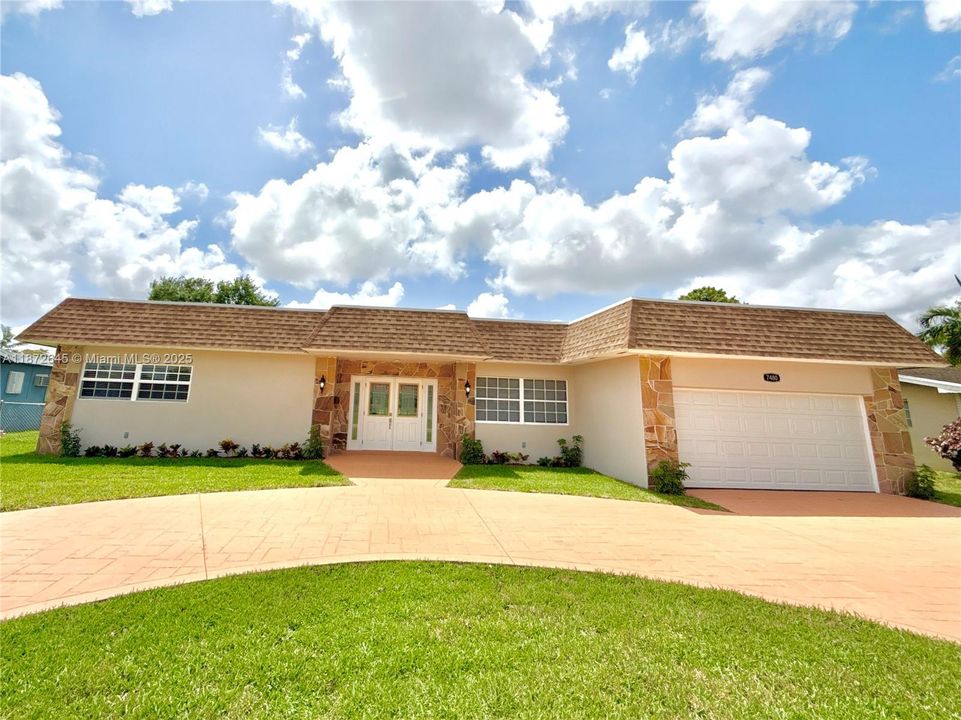 Vendido Recientemente: $698,500 (3 camas, 2 baños, 1842 Pies cuadrados)