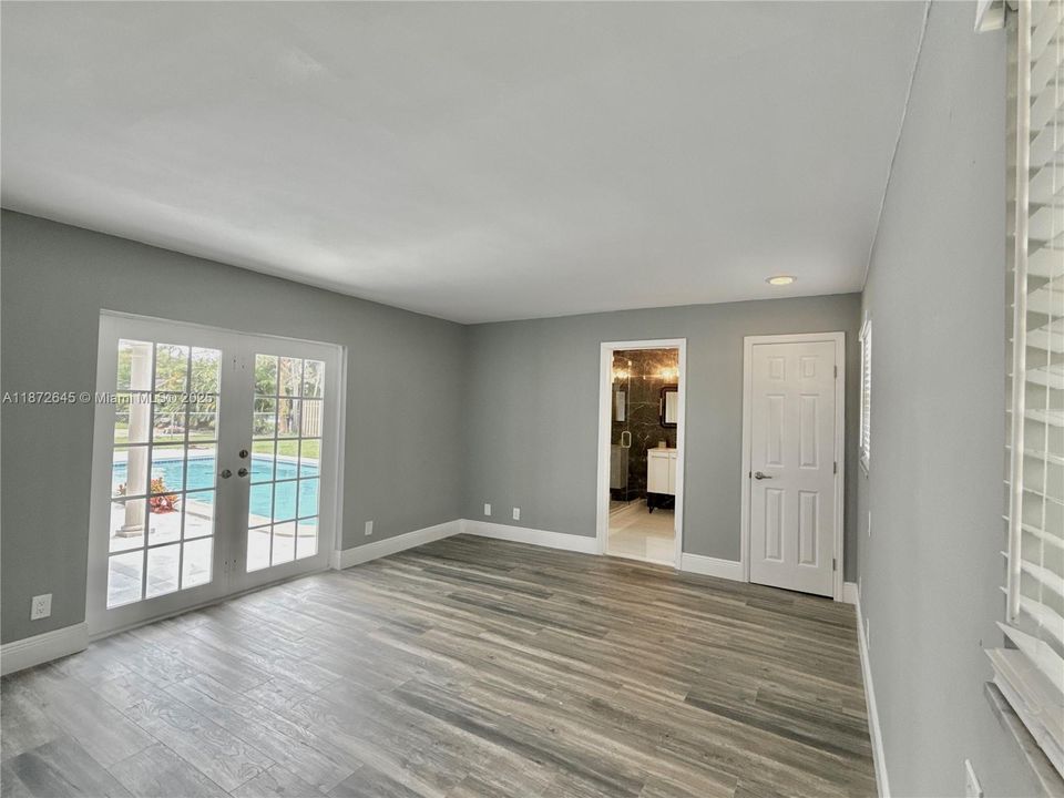 Vendido Recientemente: $698,500 (3 camas, 2 baños, 1842 Pies cuadrados)