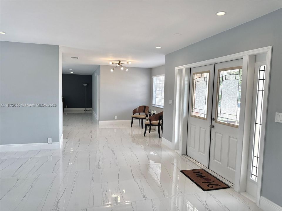 Vendido Recientemente: $698,500 (3 camas, 2 baños, 1842 Pies cuadrados)