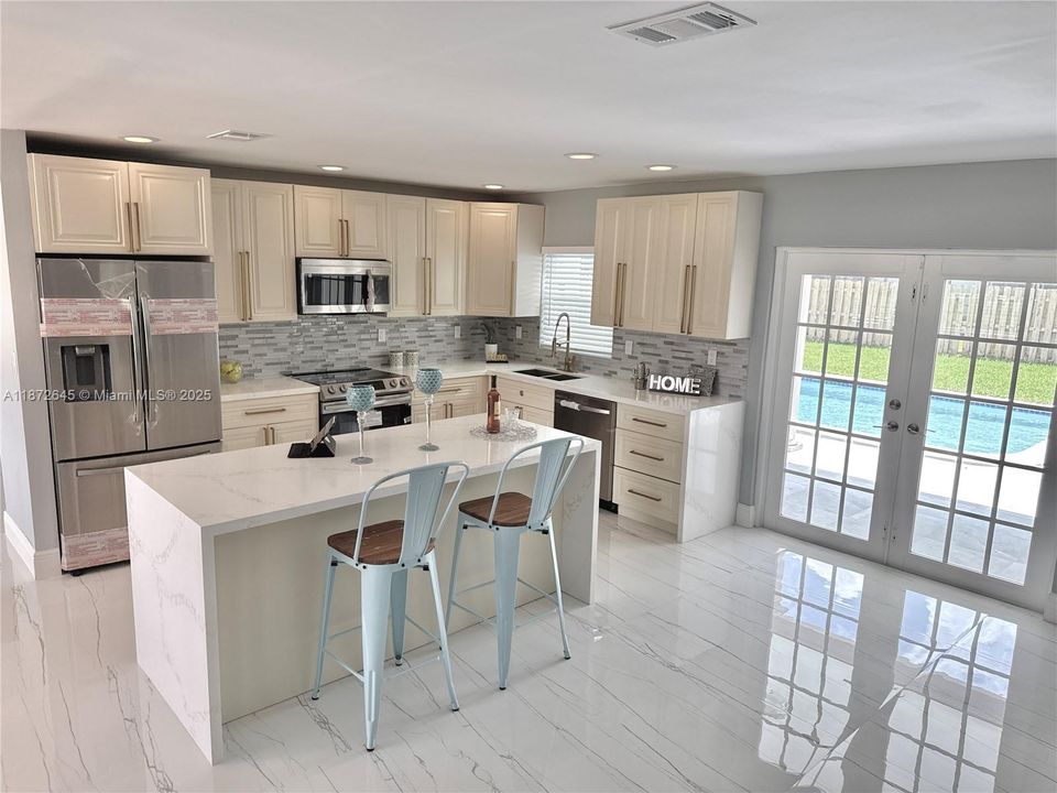 Vendido Recientemente: $698,500 (3 camas, 2 baños, 1842 Pies cuadrados)