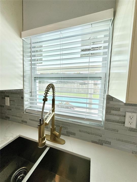 Vendido Recientemente: $698,500 (3 camas, 2 baños, 1842 Pies cuadrados)