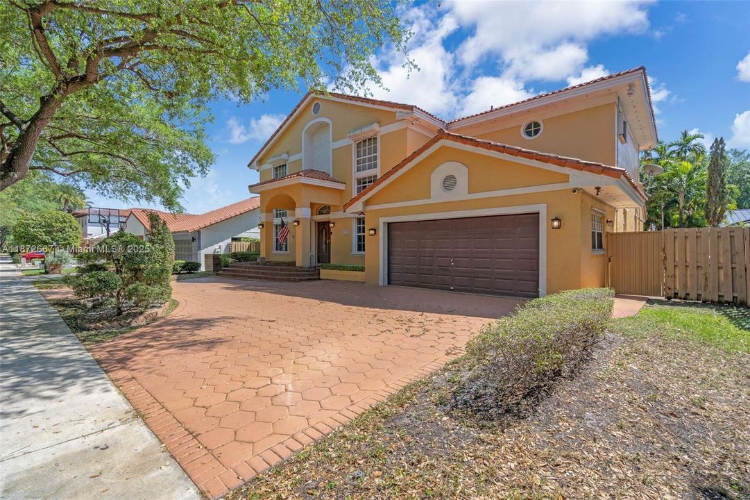 Active With Contract: $949,900 (4 beds, 3 baths, 3474 Square Feet)