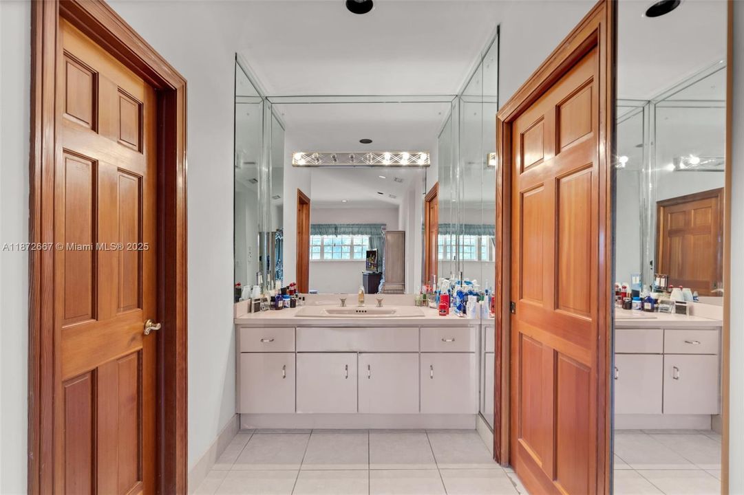 Active With Contract: $949,900 (4 beds, 3 baths, 3474 Square Feet)