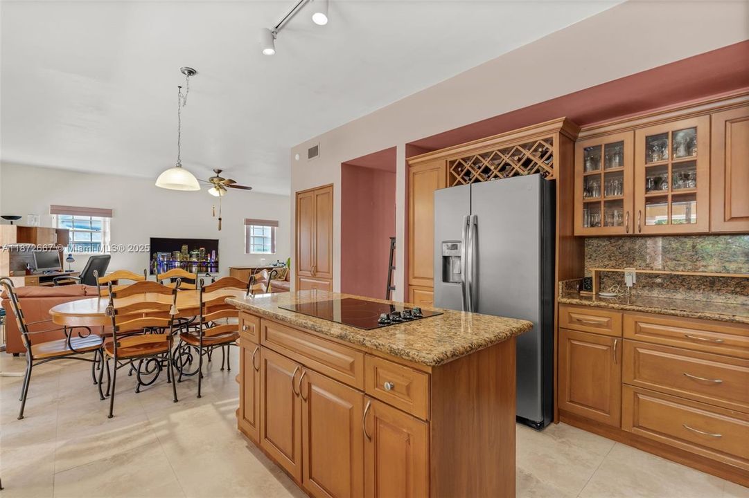 Active With Contract: $949,900 (4 beds, 3 baths, 3474 Square Feet)