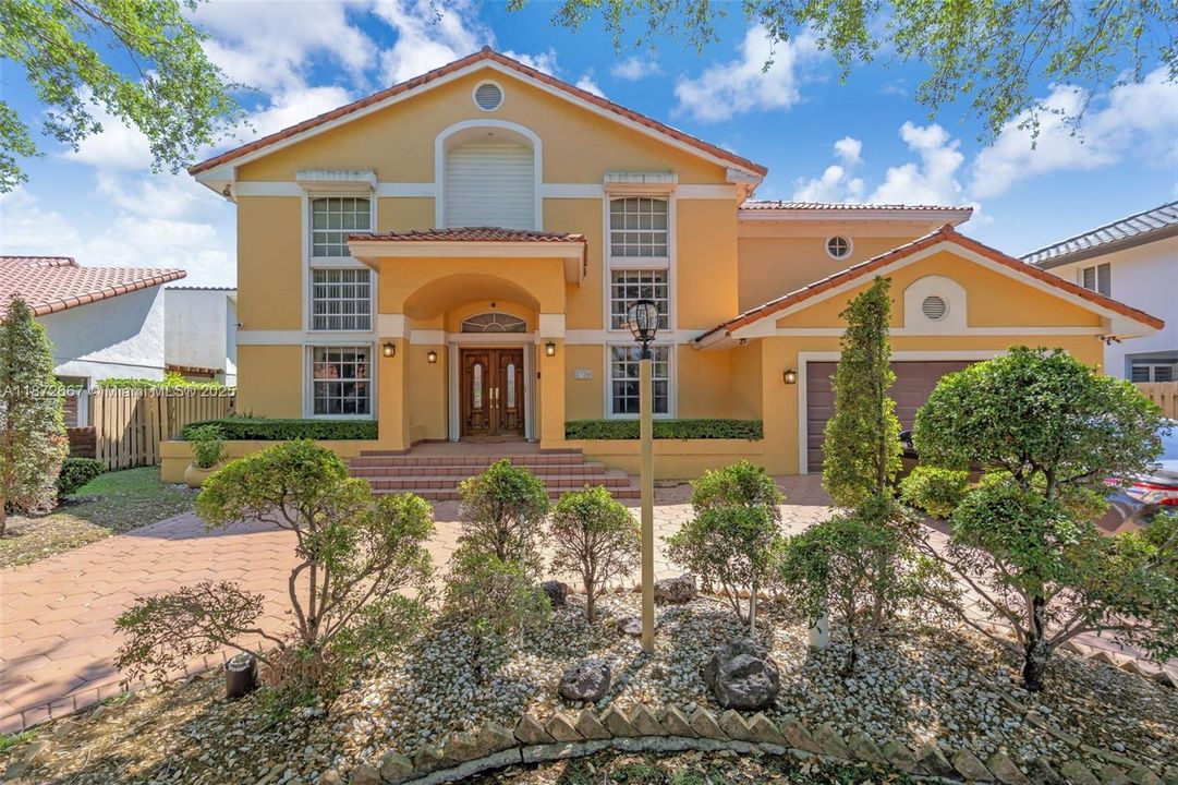 Active With Contract: $949,900 (4 beds, 3 baths, 3474 Square Feet)