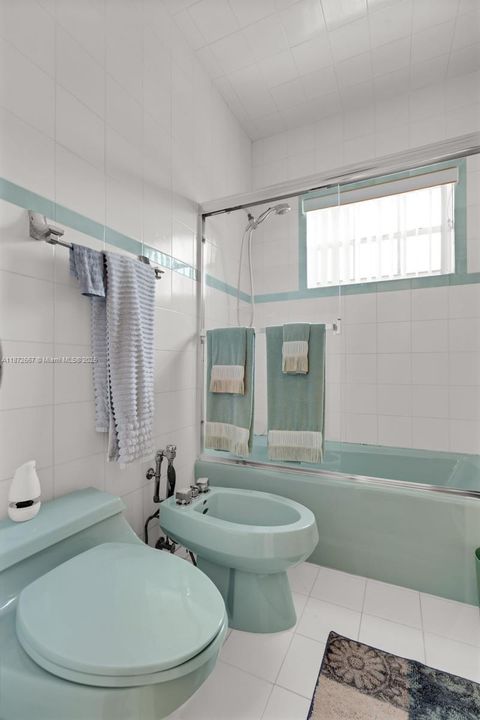 Active With Contract: $949,900 (4 beds, 3 baths, 3474 Square Feet)