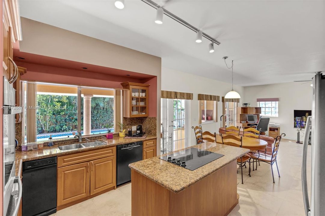 Active With Contract: $949,900 (4 beds, 3 baths, 3474 Square Feet)