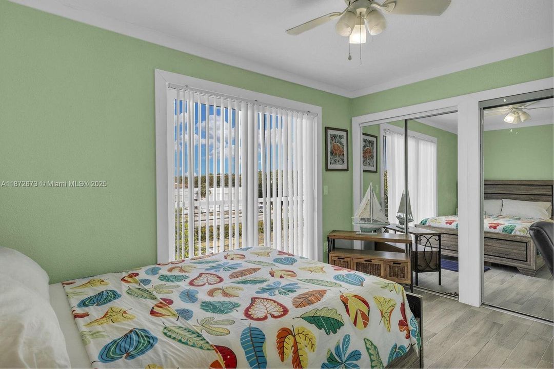 待售: $960,000 (4 贝兹, 3 浴室, 1540 平方英尺)