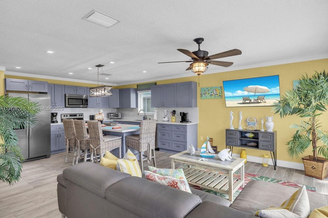 待售: $960,000 (4 贝兹, 3 浴室, 1540 平方英尺)