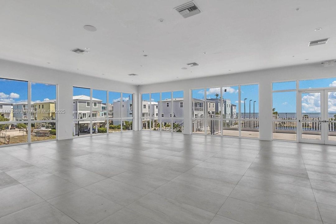 待售: $960,000 (4 贝兹, 3 浴室, 1540 平方英尺)