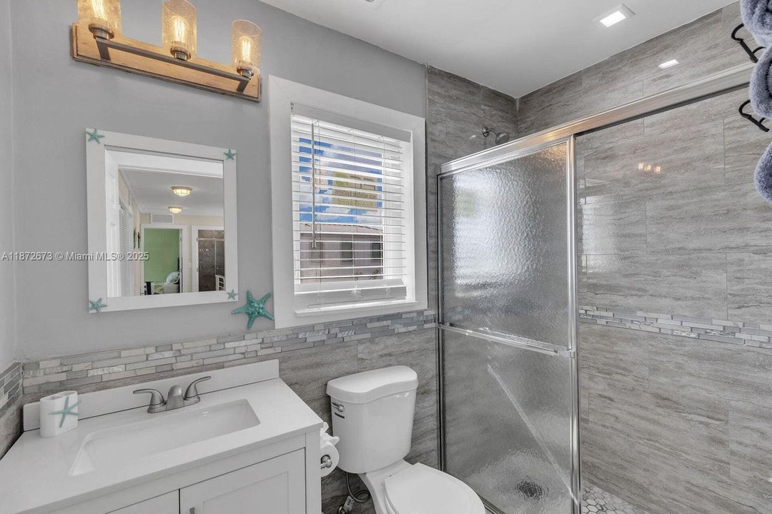 待售: $960,000 (4 贝兹, 3 浴室, 1540 平方英尺)