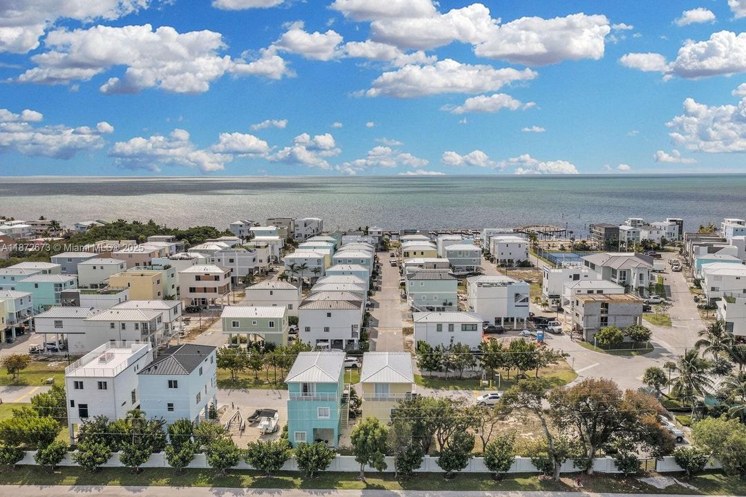 待售: $960,000 (4 贝兹, 3 浴室, 1540 平方英尺)