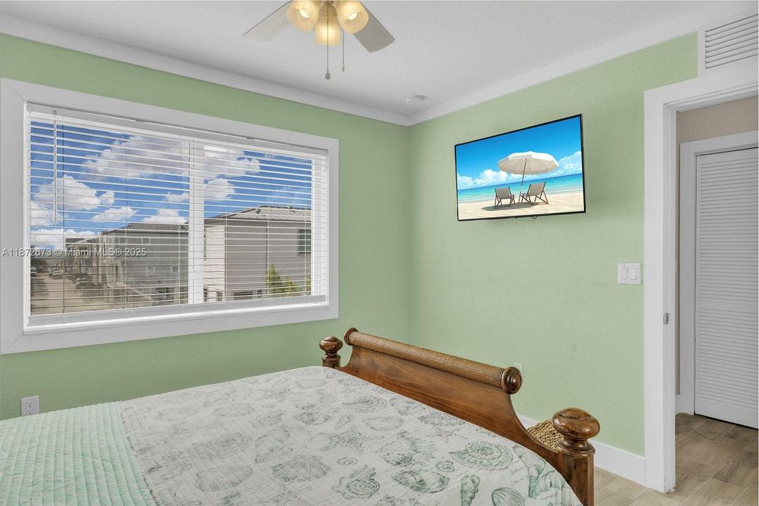 待售: $960,000 (4 贝兹, 3 浴室, 1540 平方英尺)