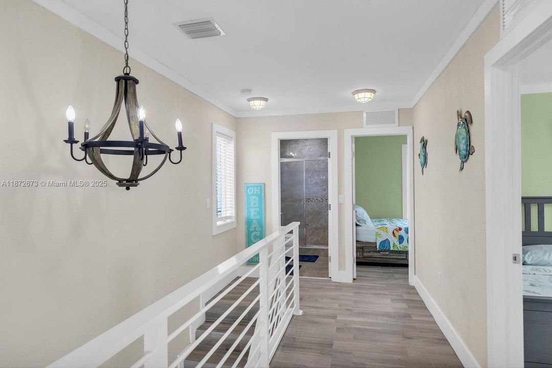 待售: $960,000 (4 贝兹, 3 浴室, 1540 平方英尺)