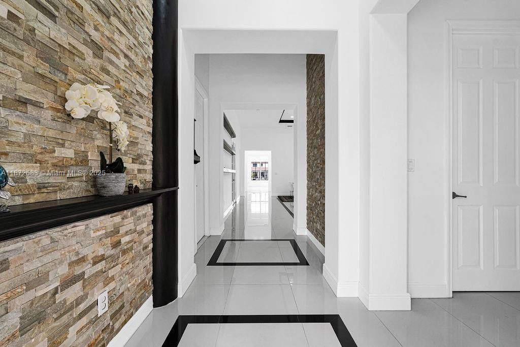 В аренду: $8,000 (3 спален, 3 ванн, 3076 Квадратных фут)