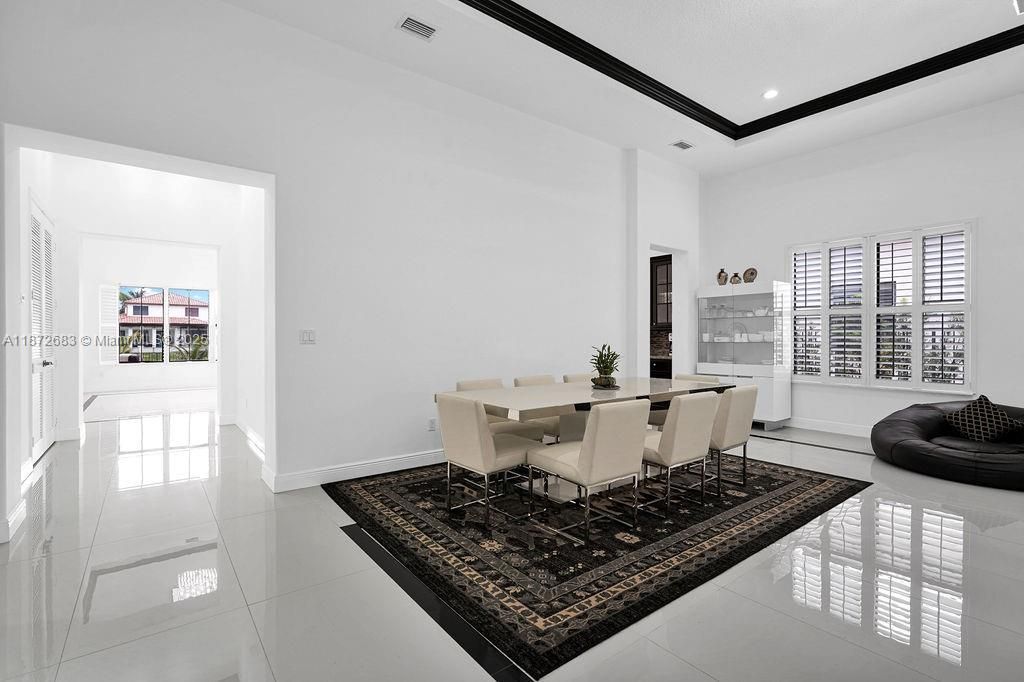 В аренду: $8,000 (3 спален, 3 ванн, 3076 Квадратных фут)