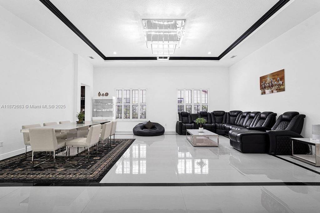 В аренду: $8,000 (3 спален, 3 ванн, 3076 Квадратных фут)