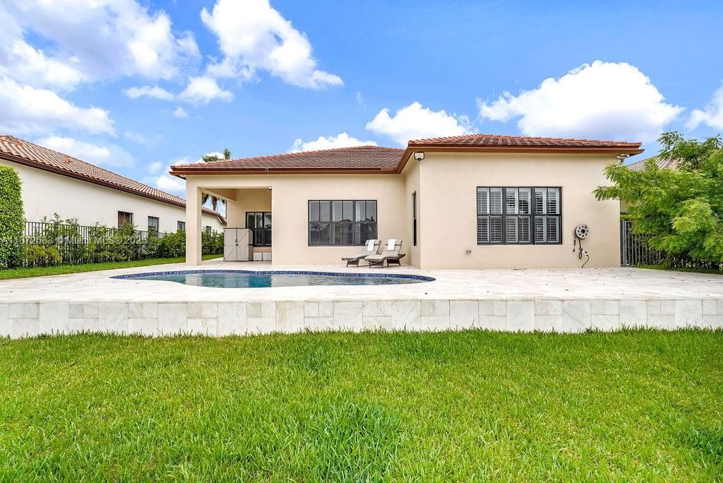 В аренду: $8,000 (3 спален, 3 ванн, 3076 Квадратных фут)