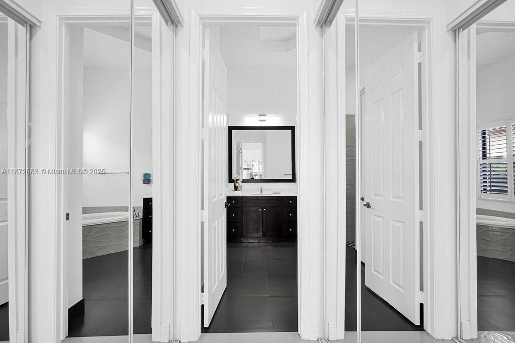 В аренду: $8,000 (3 спален, 3 ванн, 3076 Квадратных фут)