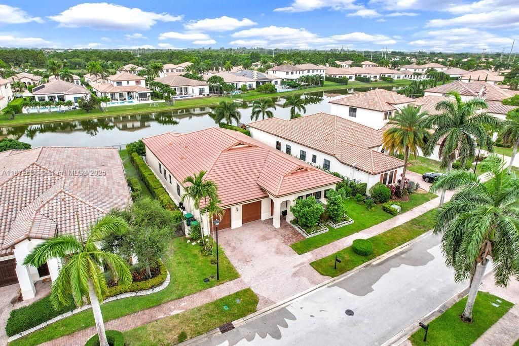 В аренду: $8,000 (3 спален, 3 ванн, 3076 Квадратных фут)