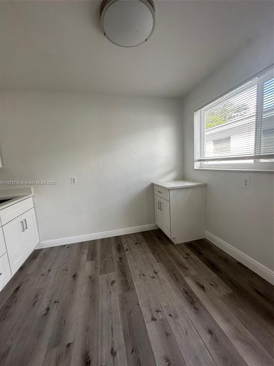 En Venta: $647,000 (0 camas, 0 baños, 1046 Pies cuadrados)