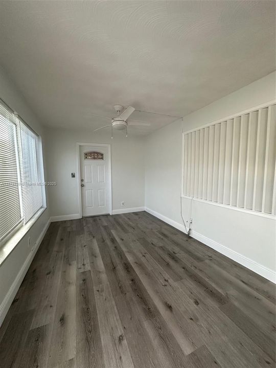 En Venta: $647,000 (0 camas, 0 baños, 1046 Pies cuadrados)